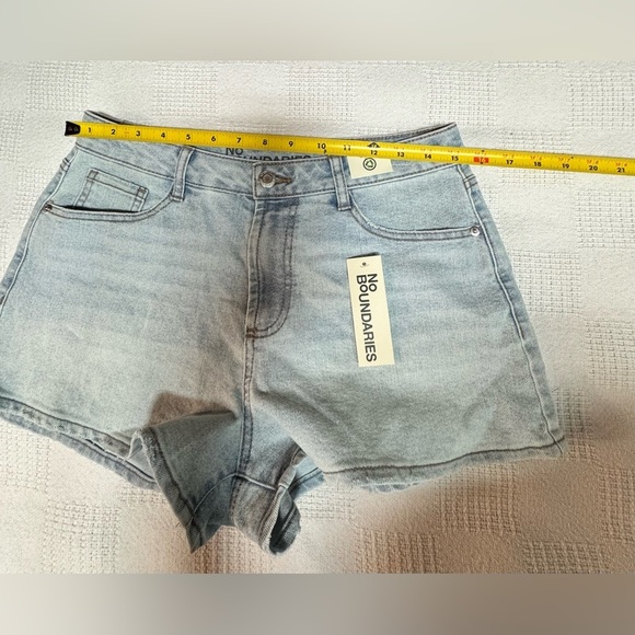 No Boundaries Denim Blue Women's Jean Shorts - Picture 3 of 8